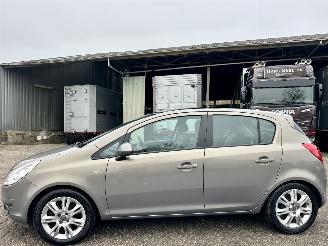 krockskadad bil auto Opel Corsa gereserveerd 1.4-16V 101pk cosmo 5drs - pano - nap - clima - cruise - half leer - pdc - licht + regens + dimmend binnenspiegel 2011/1