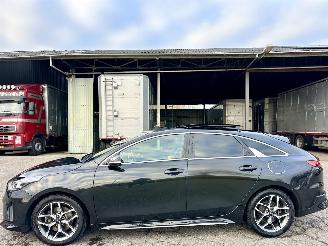 krockskadad bil auto Kia Proceed 1.4 T-GDI 140pk 7-Traps aut GT-Line - nap - pano - 2019/5