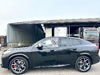 BMW iX2 eDrive20 67kWh 204pk aut M-Sport - nap - pano - 1e eig - 20 inch - harman/kardon - widescreen picture 1