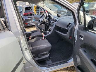 Opel Agila 2 AGILLA,S 1 KOOP 1.0 benz 48 kw af fabriek LPG ,AIRCO, NAP picture 20