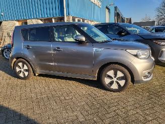Kia E-Soul electrische kia soul , geen schade ,, zwak accupakket 100% laden is 50 km picture 10