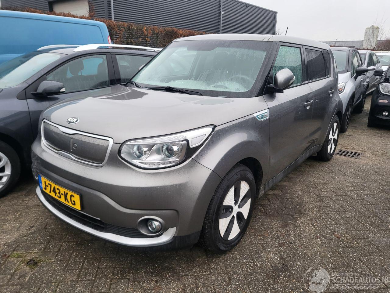 Kia E-Soul electrische kia soul , geen schade ,, zwak accupakket 100% laden is 50 km