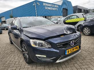  Volvo V-60 Volvo V60 2.4 D6 AWD Plug-In Hybrid Summum 1e eigenaar 2013/12