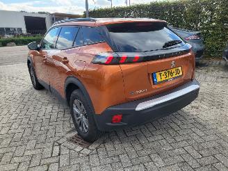 Auto incidentate Peugeot e-2008 Peugeot e-2008 EV Style 50 kWh rijdbaar rijbereik 335 km nieuwprijs  € 40000 2023/7