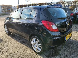 Opel Corsa AUTOMAAT Corsa 1.4-16V Cosmo VELE EXTRAS rijdbaar picture 2