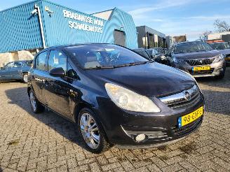 Vaurioauto  passenger cars Opel Corsa AUTOMAAT Corsa 1.4-16V Cosmo VELE EXTRAS rijdbaar 2008/9