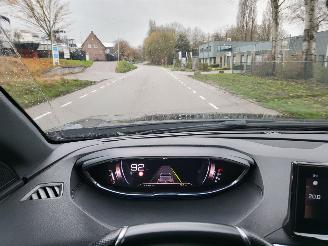 Peugeot 5008 1.6 PureTech GT 180 pk AUTOMAAT 7 ZITS , PANN,CAM,NAP rijdbaaar picture 3