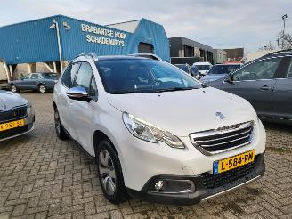 krockskadad bil auto Peugeot 2008 AUTOMAAT 1.6 VTi Allure leer,pann,navi, rijdbaar 2015/4