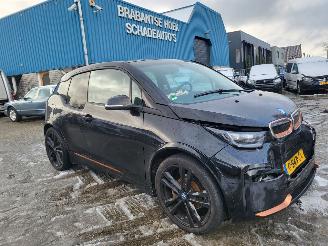 krockskadad bil auto BMW i3 i3 S 120Ah 42 kWh RoadStyle Edition 1 van 1000 nwprijs € 50000.- 2019/12