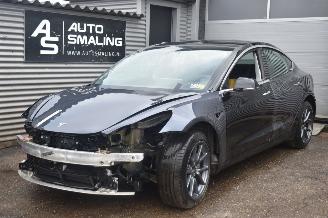 Damaged car Tesla Model 3 75Kwh Long Range AWD 351Pk *INCLUSIEF ACCU 2019/9