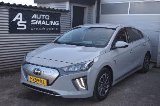 damaged passenger cars Hyundai Ioniq 38Kwh Comfort Ev 136Pk *Navi/Clima/Camera/stoelverwarming 2020/9