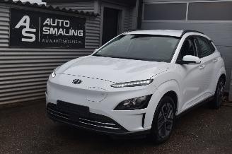 krockskadad bil auto Hyundai Kona 39Kwh Comfort 136Pk 3FASE *Navi/Clima/Camera/stoelverwarming 2021/9