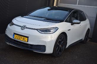 Damaged car Volkswagen ID.3 58Kwh First  Plus 204Pk 3FASE *Navi/Clima/Camera 2020/11
