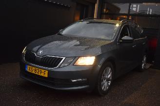 skadebil auto Skoda Octavia 1.6 Tdi Greentech Ambition Business 116Pk *Navi/Clima 2019/3