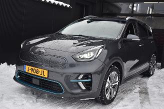 krockskadad bil auto Kia Niro 64Kwh Executiveline 204Pk 3Fase Soh 100% *Navi/Clima/Leder/Camera/Stoelverwarming 2020/8
