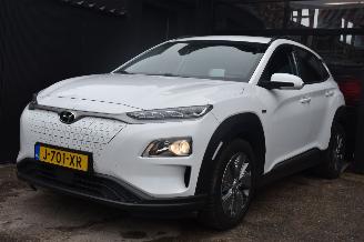Unfallwagen Hyundai Kona 64Kwh Fashion 204Pk 3Fase 100% Soh *Navi/Clima/Camera 2020/12