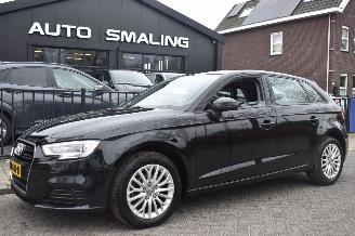 krockskadad bil auto Audi A3 1.6 SPORTBACK Tdi 116Pk *Navi/Clima 2018/8