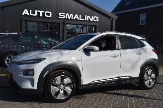 skadebil auto Hyundai Kona 64Kwh Premium 204Pk 3FASE *Navi/Clima/Leder/Camera/Stoelverwarming 2020/12