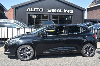 Schadeauto Renault Clio 1.5 Dci Ecoleader Limited 90Pk *Navi/Clima 2019/6