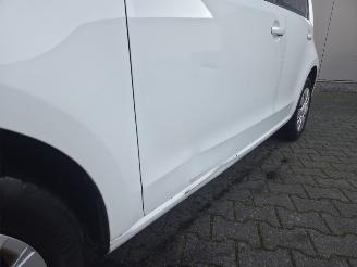 Volkswagen Up! 5 Deurs 35 dkm / Airco picture 3