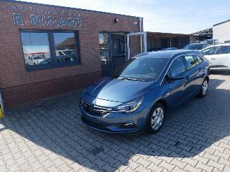 krockskadad bil auto Opel Astra K  SPORTS TOURER DYNAMIC 2017/1
