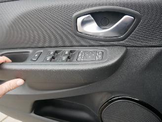 Renault Clio LED CLIMATE CONTROL picture 21