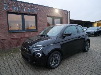 krockskadad bil auto Fiat 500E ICON 2022/5
