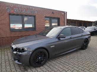 Vaurioauto  passenger cars BMW 5-serie 530 D M-SPORT LEER SCHUIFDAK XENON 2016/1