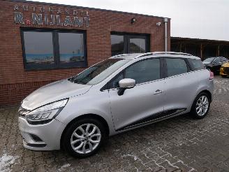 skadebil auto Renault Clio INTENS 2018/1