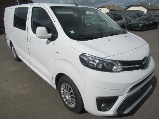 Toyota ProAce Verso 2.0D DubbelCab 2xSchuifdeur 6-Zits Airco Navi Camera StoelVerwarming CruiseControl....... picture 2