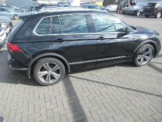 Volkswagen Tiguan 1.5TSI 150pk DSG-Aut. R-LINE Climatronic Leer Navi Panorama-D Camera ..... picture 3