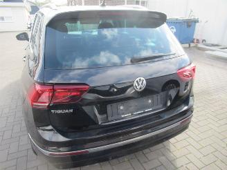 Volkswagen Tiguan 1.5TSI 150pk DSG-Aut. R-LINE Climatronic Leer Navi Panorama-D Camera ..... picture 11