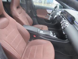 Mercedes Cla-klasse CLA 220d AUT. 9.772KM!!  AMG-LINE  NightPack HalfLeer Navi Panorama/SchuifDak Camera StoelVerwarming... picture 16