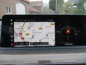 BMW 3-serie 318i Luxury picture 18