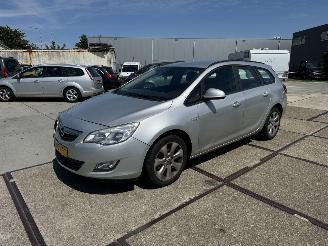 Damaged car Opel Astra 1.4 Cosmo Sportstourer 2012/6