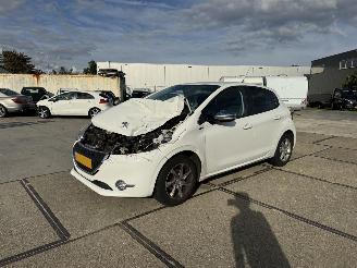  Peugeot 208 1.2 pure tech Style 2015/1