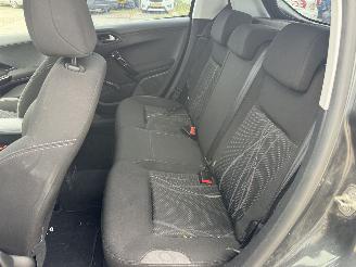 Peugeot 208 1.2  VTI Envy 5drs picture 10