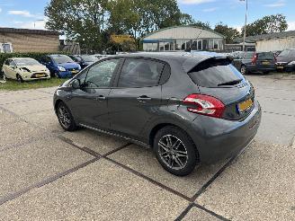 Peugeot 208 1.2  VTI Envy 5drs picture 4