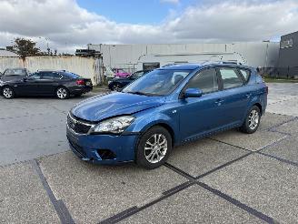 Auto incidentate Kia Cee d 1.6 CVVT X-tra Sporty Wagon 2010/1