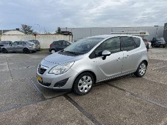 Vaurioauto  passenger cars Opel Meriva 1.4 Turbo 2011/2