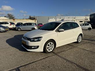 Vaurioauto  passenger cars Volkswagen Polo 1.2 TDI 2011/9