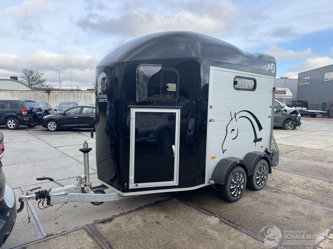 Cheval Liberte  2 paards