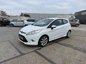 Vaurioauto  passenger cars Ford Fiesta 1.4 trend 2009/1