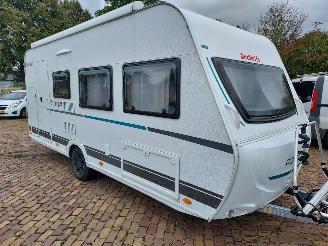 krockskadad bil caravan Dethleffs  480 QLK Stapelbed + Omnistor 2020/5