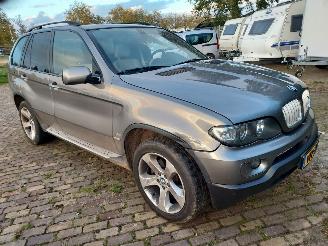 Schadeauto BMW X5 Grijs kenteken 6 cilnder diesel Automaat 2004/6