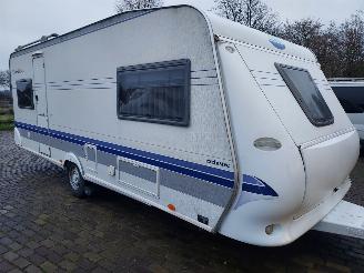 krockskadad bil caravan Hobby  Exclusive 560 UL Enkele bedden+Mover+Voortent 2004/2