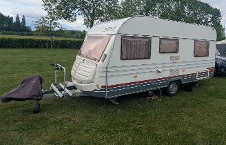 uszkodzony przyczepy kampingowe Home Car  GERESERVEERD    466 H + Voortent Frans bed Rondzit 2001/4