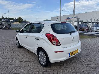 Hyundai I-20 1.2 i  63kw Airco picture 6