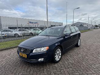 Voiture accidenté Volvo V-70 2.0 D4 Nordic+ 2014/5
