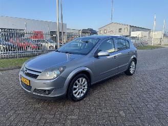 Unfallwagen Opel Astra 1.4 Elegance AIRCO 2004/4